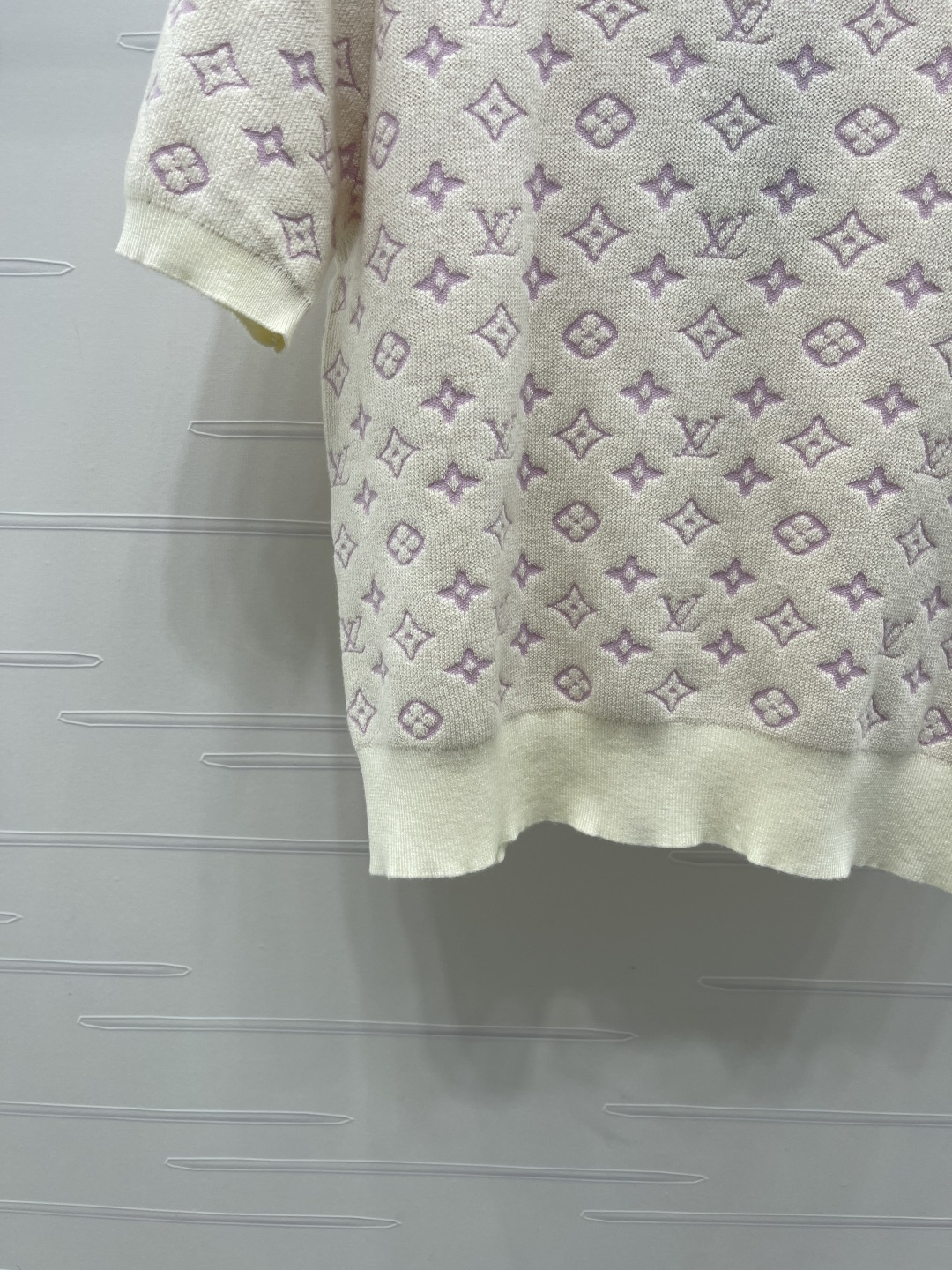 Women's short sleeves